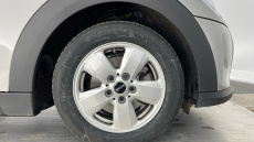 MINI Hatchback 1.5 Cooper Classic Premium 5dr Auto Petrol Hatchback